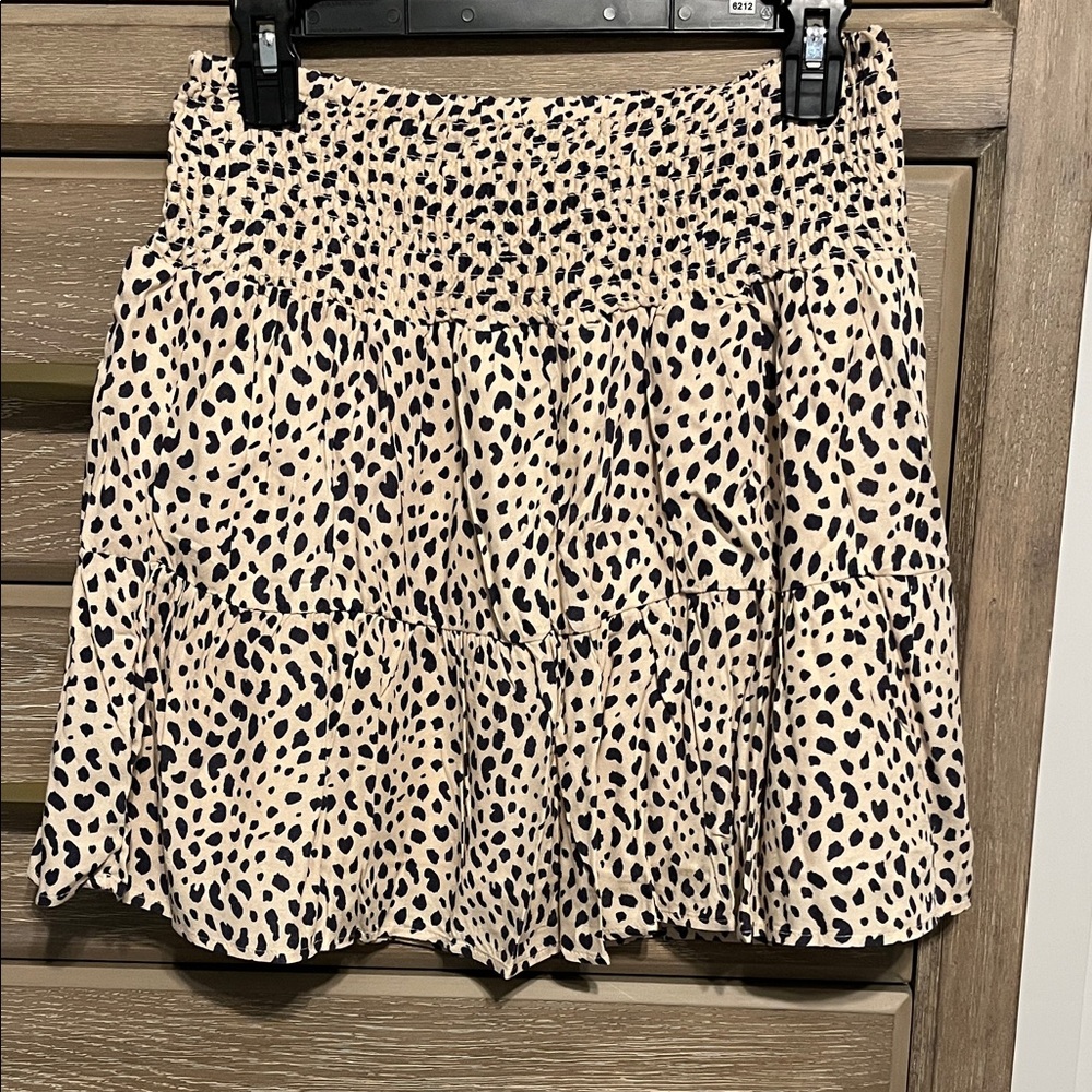 URBAN Romantics Beige and Black Mini Leopard Print Skirt Size L